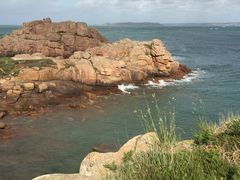 La plage Louis XI, vue du sentier des douaniers, par fort vent d'ouest